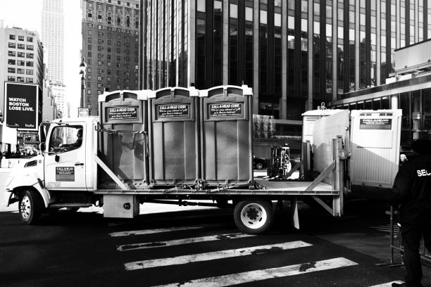 Best Portable restroom trailer rental  in Gulfport, MS